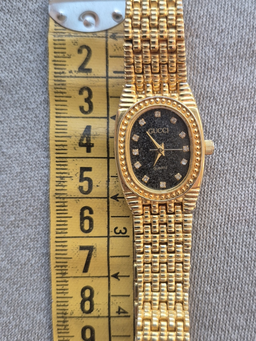 Gucci Gold-Tone Women's Quartz Watch with Black Dial - Picture 2 of 2